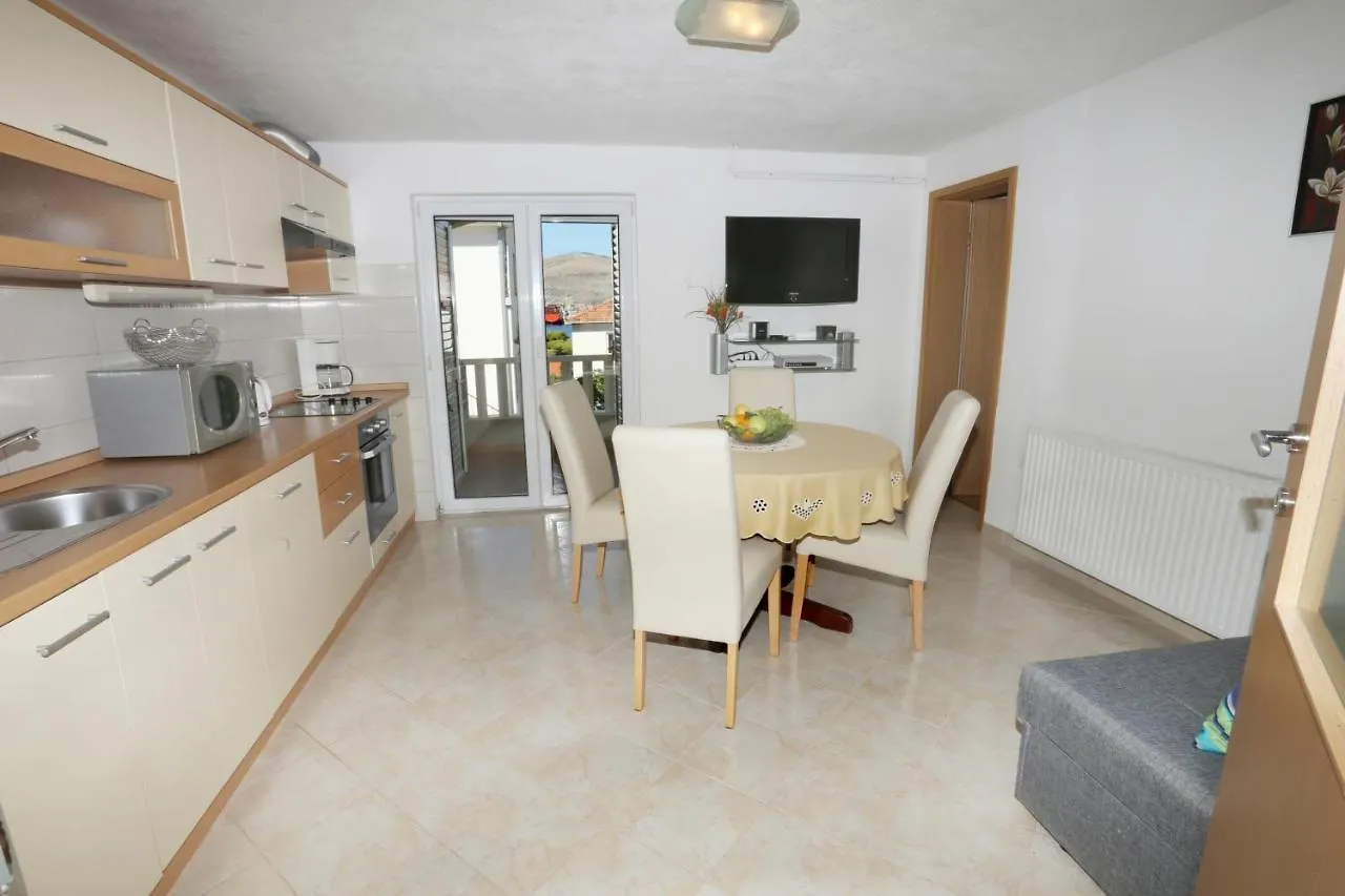 Apartments Bareta Trogir Croatia