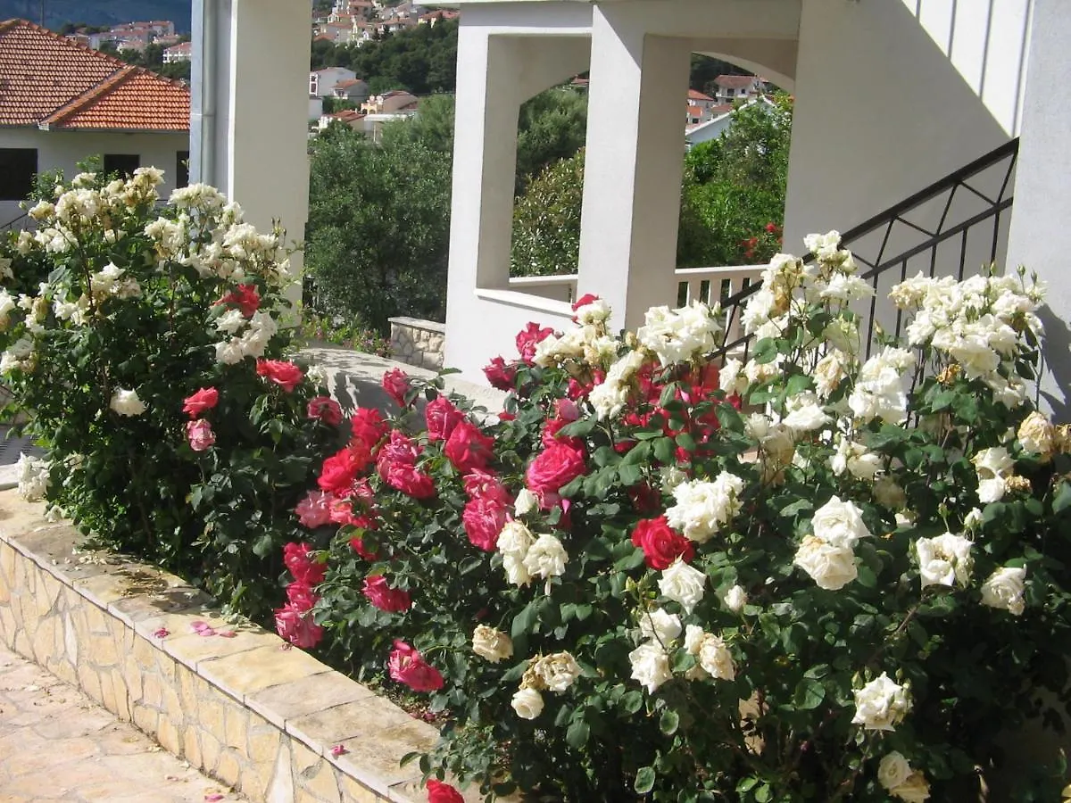 Apartments Bareta Trogir 0*,
