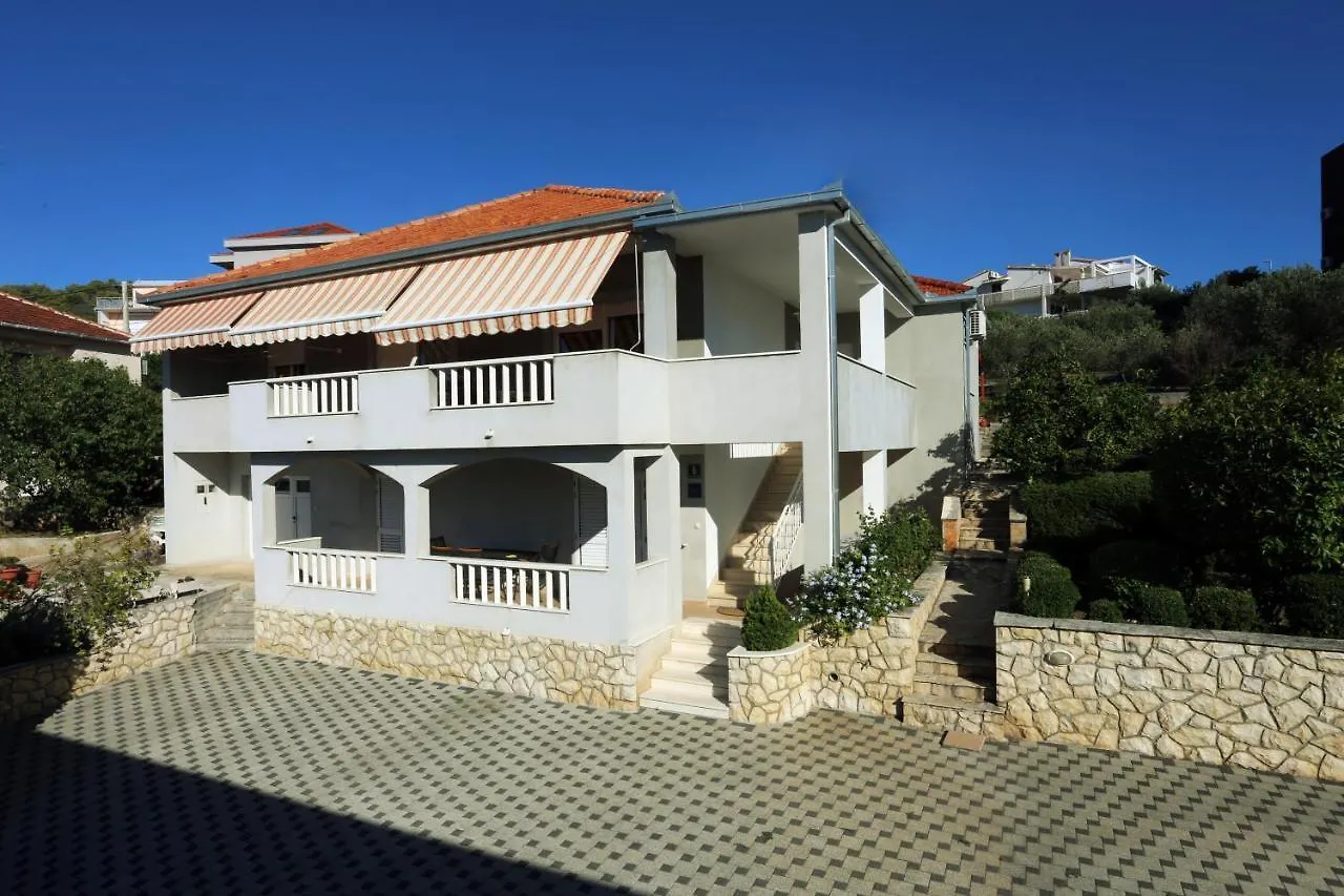 Apartments Bareta Trogir