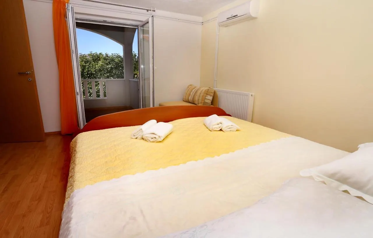 Apartments Bareta Trogir 0*,  Croatia