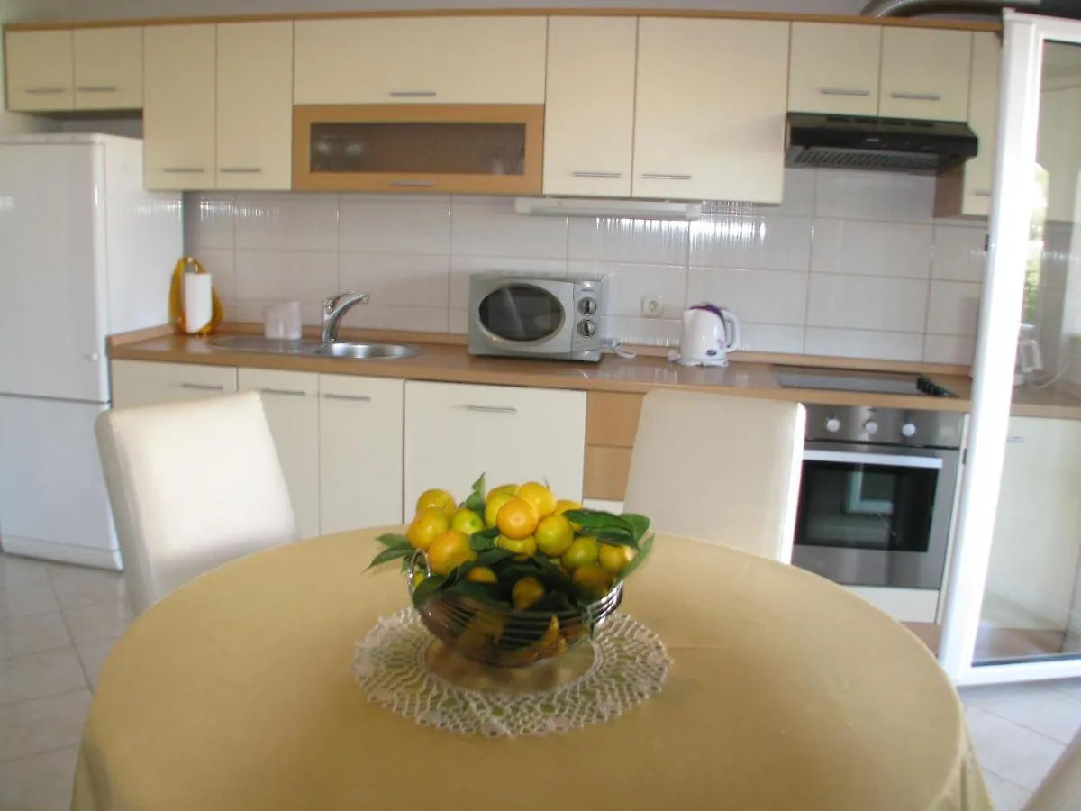 Apartments Bareta Trogir Croatia