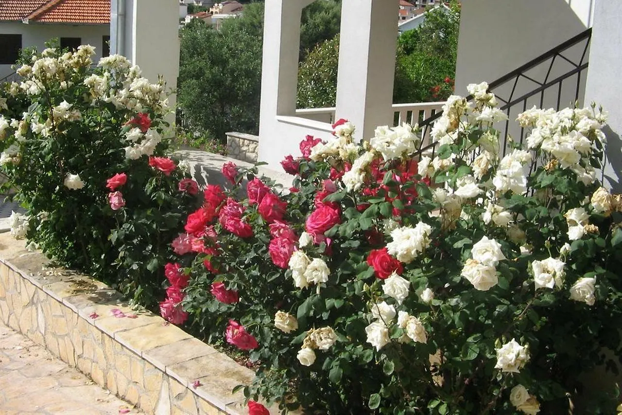 Apartments Bareta Trogir Croatia